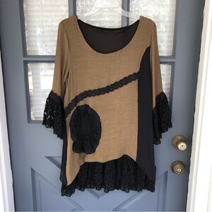 Vintage BlackTan Scoop Neck Lace Detail Lagenlook Artsy Tunic Top No Tag Large